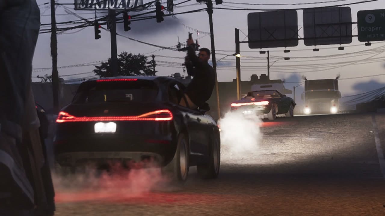 Crossover negro con un hombre disparando desde la ventanilla, de noche en Port Gellhorn, en el tráiler 2 de GTA VI